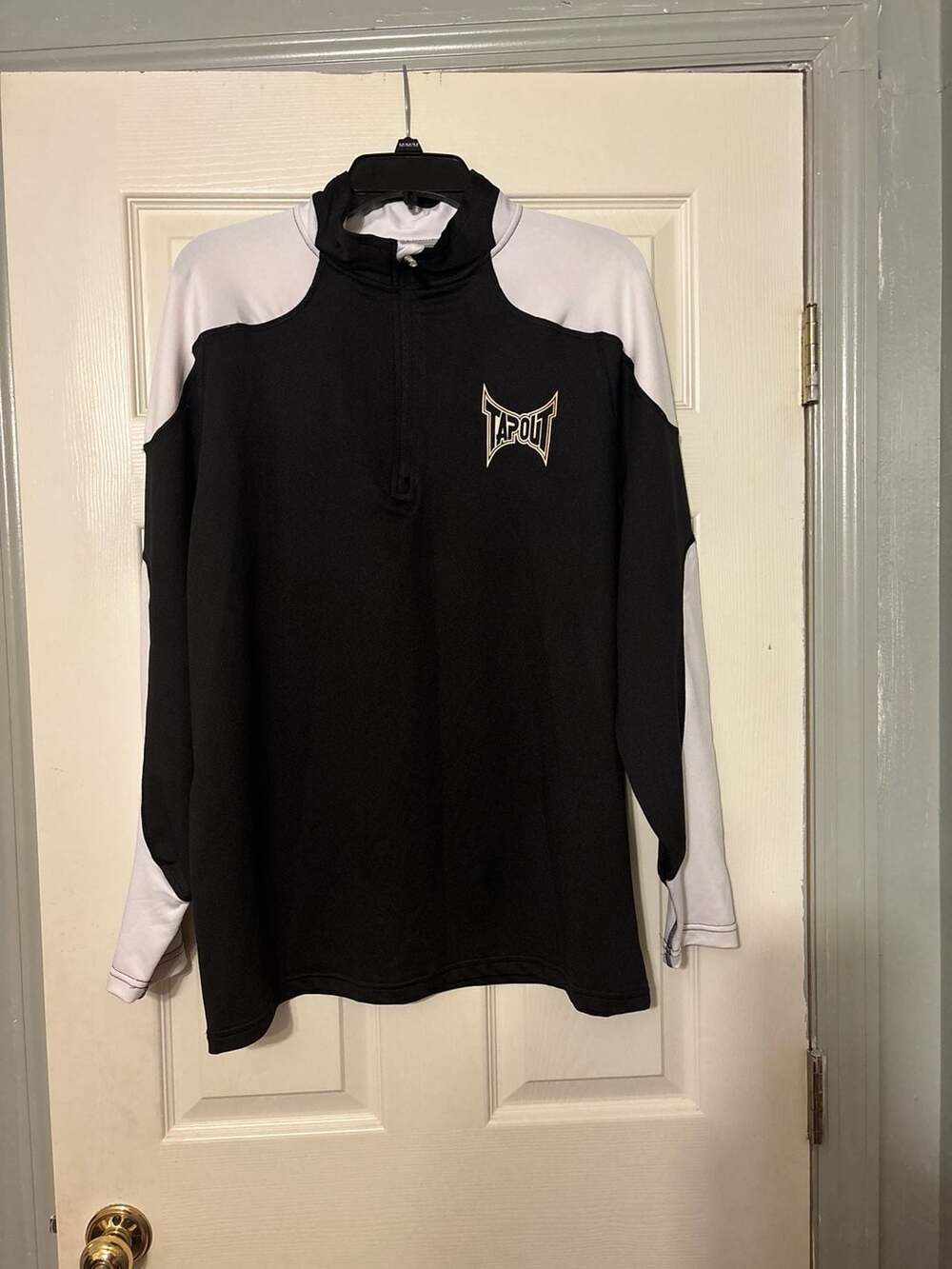 Tapout Mens XL Black White 1/4 Zip Performance Pullover MMA Training Shirt